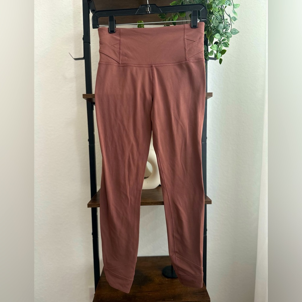 Womens Athleta‎ pirouette 7/8 leggings. Size small.